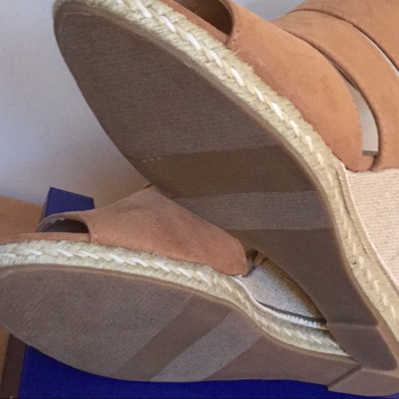 SPECIAL SALE 🎉Great Looking New  Apt. 9 Wedges Sz 10 - Picture 6 of 6